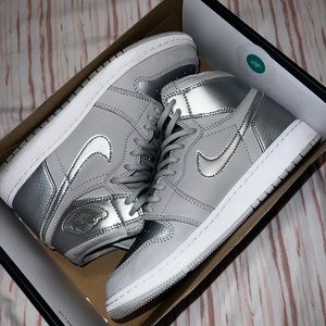 Nike Jordan 1 Japan metallic silver